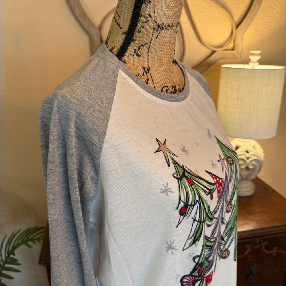 Festive Christmas Tree Raglan Shirt - Picture 9 of 12